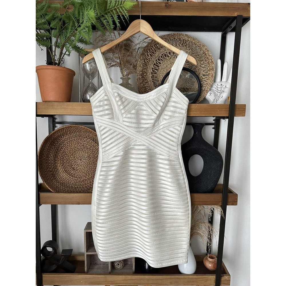 BCBGMAXAZRIA Size 6 Rivas Cocktail Dress In White Gardenia